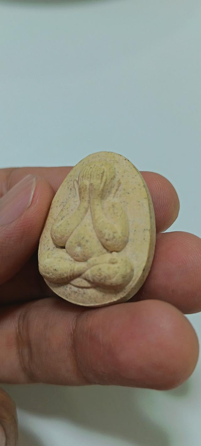 พระปิดตา เรียกทั่วไปว่า: “พระปิดตาเนื้อผง / พระปิดตาพิมพ์พื้นบ้าน”