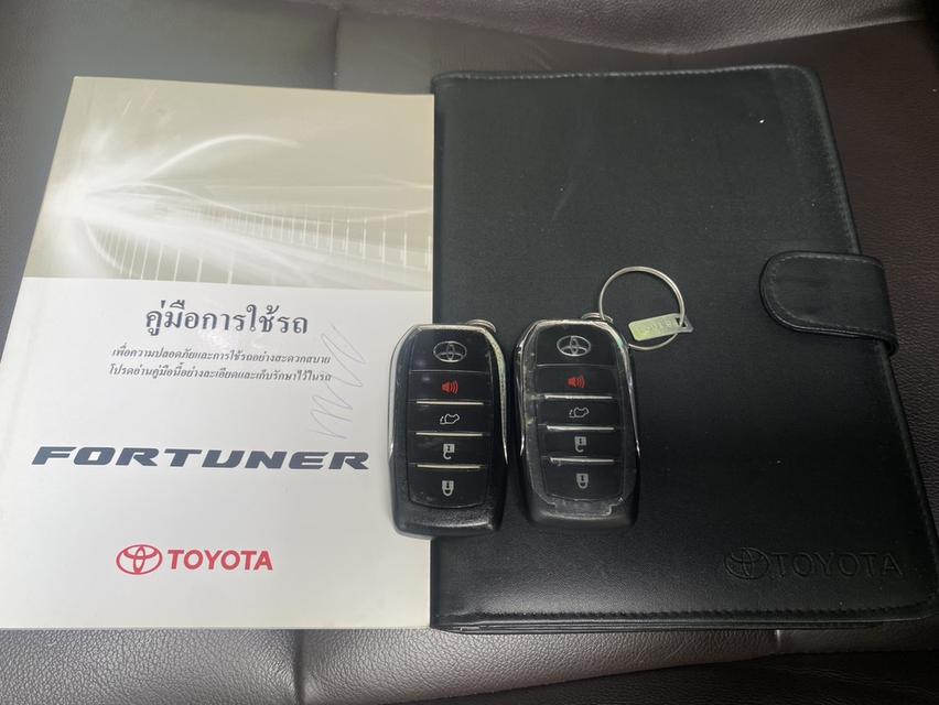 Toyota Fortuner รุ่น 2.4V ขับ2 11