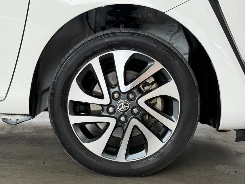 รหัสรถ WRT9744 2017 TOYOTA SIENTA 1.5V 17