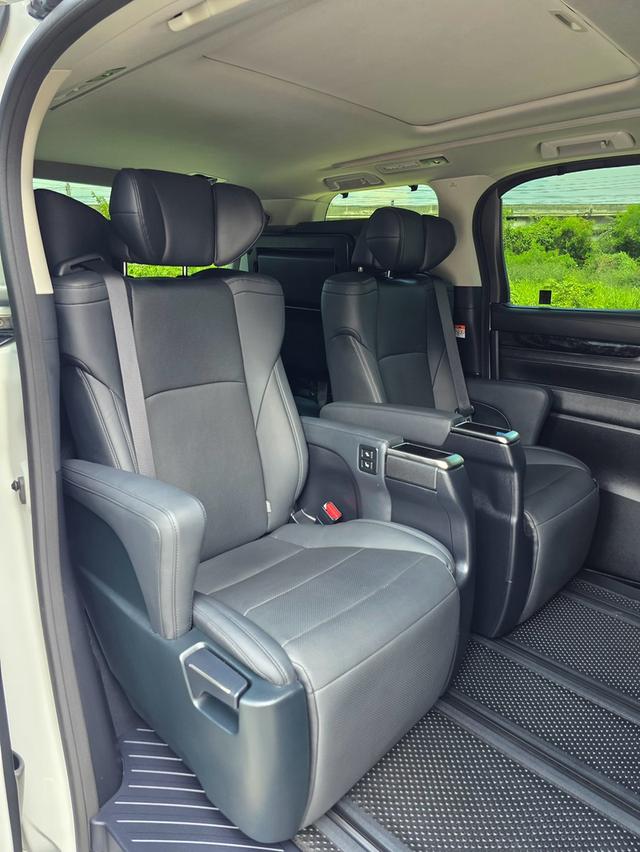 Toyota ALPHARD 2.5SC PACKAGE สีขาว ปี 2024 ไมล์ 20,000 กม. รูปที่ 12