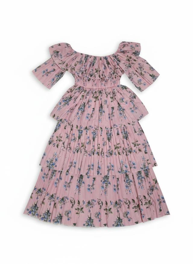 ชุดเดรสชั้นปาดไหล่ ชายกระโปรงพริ้ว