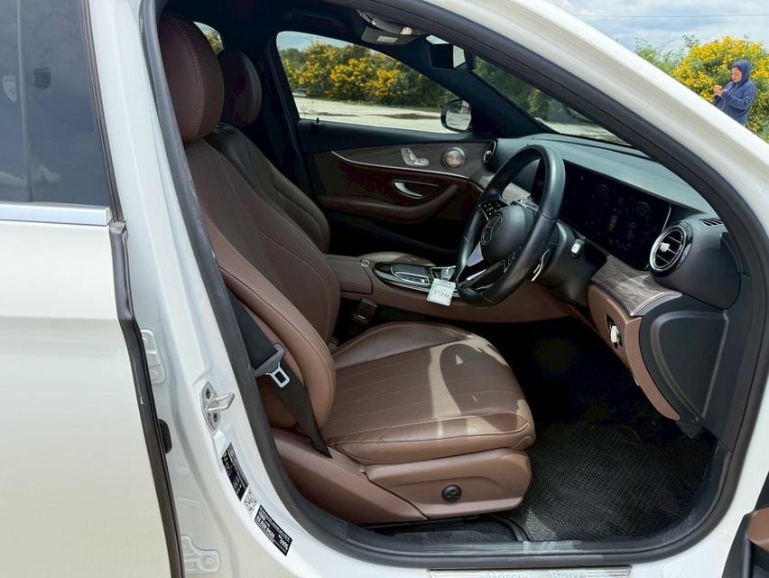 Mercedes-Benz E300e Avantgarde Facelift (W213) ปี 2021 18