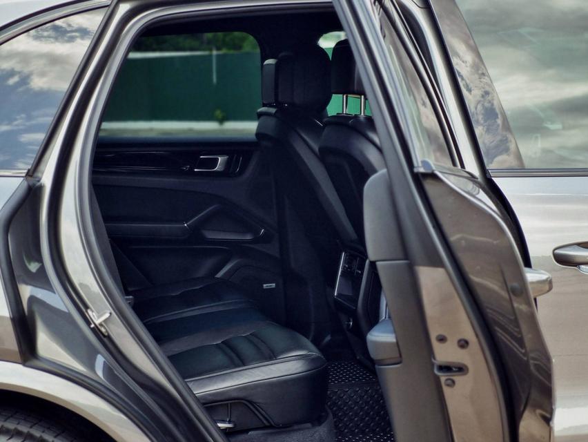 Porsche Cayenne E-Hybrid ปี 2019 ไมล์ 106,xxx km รูปที่ 8