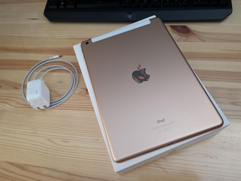 Apple iPad 9.7 (2018) 1