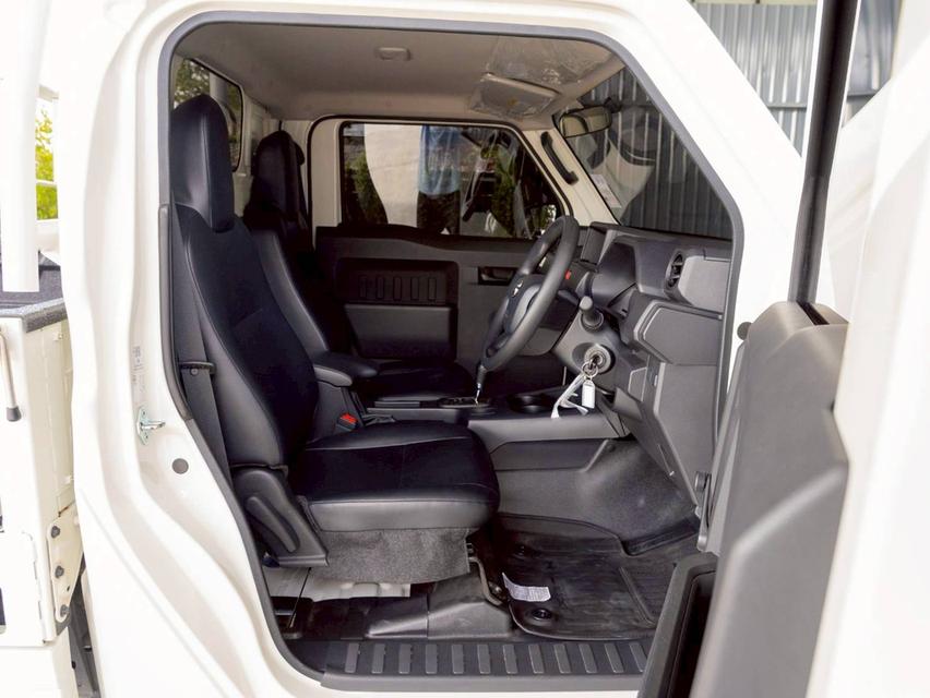 Toyota Hilux Champ 2.7 SWB ปีจด 2025 15