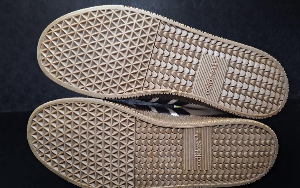 รองเท้าเดฟชั่นอาดิดาสสีขาว ไชร์44 ราคา450บาท รูปที่ 3