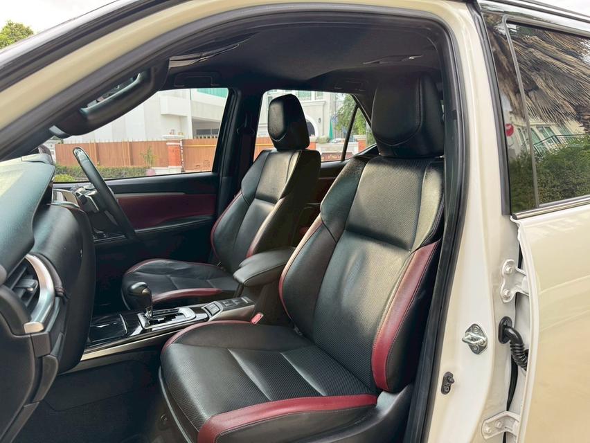 Toyota Fortuner Legender 2.4 ดีเซล รุ่นทอป ปี 2021 หลังคาดำ ออฟชั่นเต็ม ใช้งาน 3 หมื่นโล เจ้าของเดียว รูปที่ 10