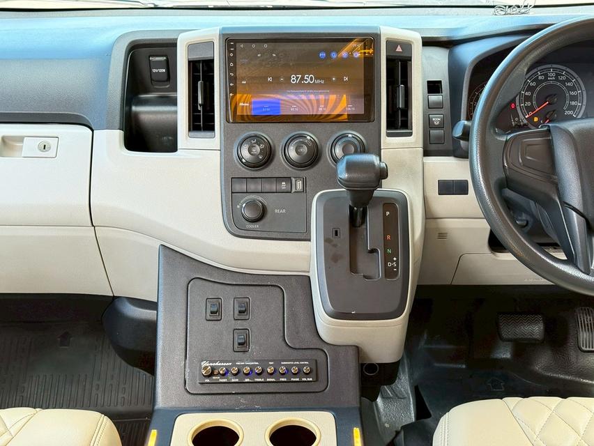ปี 2019 TOYOTA COMMUTER, 2.8 โฉม ปี19-ปัจจุบันสีเทา เครื่องยนต์ 2.8 ดีเซล เกียร์ออโต้ ป้ายฟ้าแท้ รูปที่ 8
