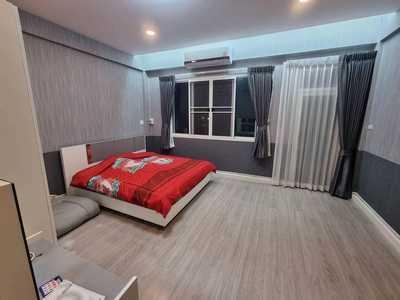 บ้านให้เช่าสุทธิสาร 4ห้องนอน ใกล้ใต้ดินสุทธิสาร500เมตร จอดรถในบ้านได้2คัน มีเฟอร์นิเจอร์ 6