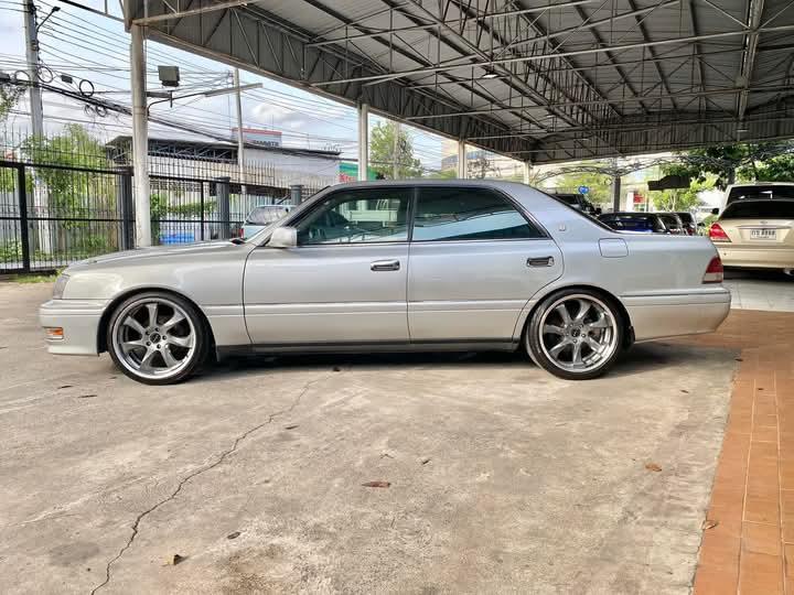 Toyota Crown ปี 1998 3