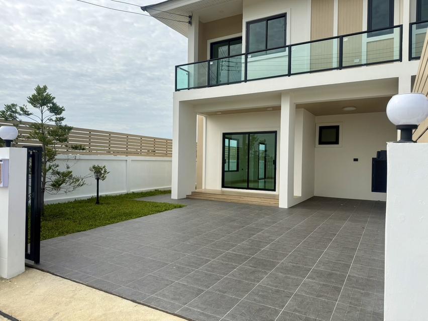 บ้านแฝดพื้นที่ใหญ่ 42.5 ตร.ว. ใกล้เซ็นทรัล–โรจนะ ราคาพิเศษ 2.79 ลบ.* 1