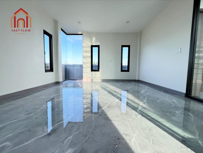 ขาย บ้านเดี่ยว ใกล้เซ็นทรัลนครปฐม ติดถนนสาธารณะ 2 ด้าน บ้านเลขที่สวย พร้อมอยู่ ไม่เคยพักอาศัย วัสดุอย่างดี ถนนยิงเป้าใต้ ซอยตรงข้าม สวนราชพฤกษ์เอราวัณ 13