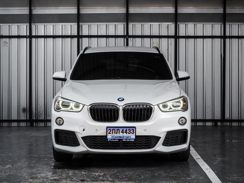 รูป BMW X1 ดีเซล M Sport รุ่น Top สุด ปี 2021 สีขาว 2