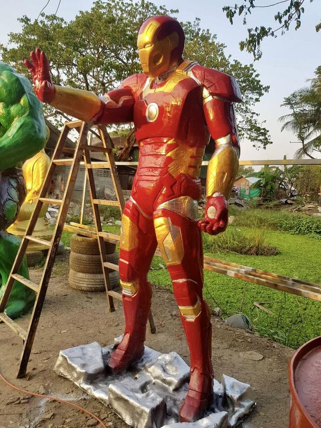 หุ่นจำลองฮีโร่ไอร่อนแมน หุ่นไอร่อนแมนไฟเบอร์กลาส ขนาดสูง2เมตร มือหนึ่ง 4