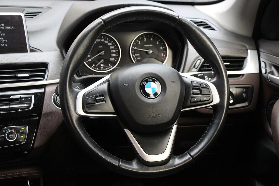 bmw X1 1.5 sDrive18i xLine ปีจดทะเบียน 2017  13
