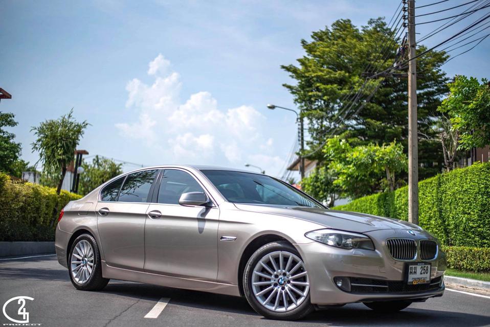 BMW Series 523i  รุ่น Highline F10  สวยส้มหยุดแน่นอน 1