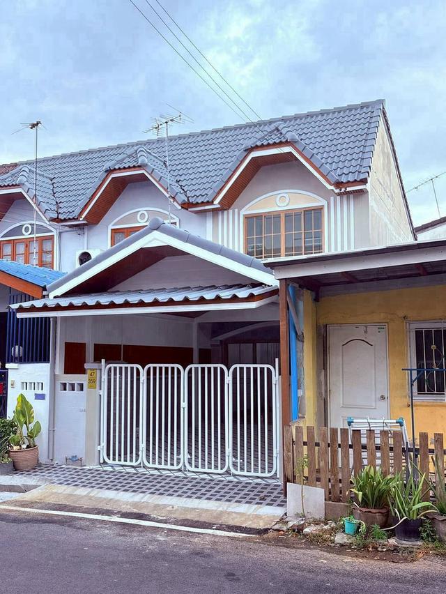หมู่บ้านร่มเงาไม้  ถนนวัดลาดปลาดุกทาวน์เฮ้าส์ 2 ชั้น   ตกแต่งใหม่พร้อมอยู่ พร้อมเฟอร์นิเจอร์ 17