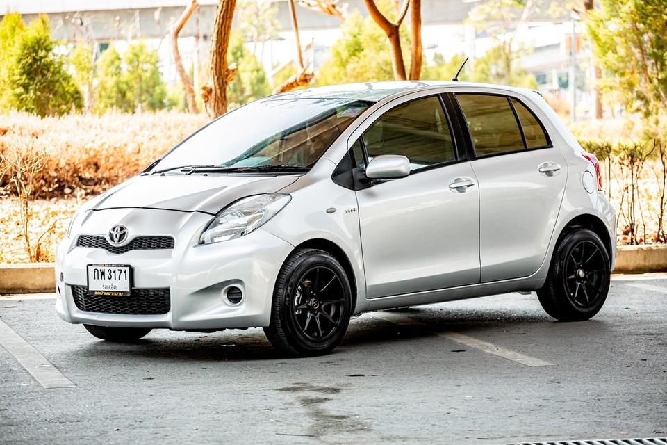 Toyota Yaris 1.5J ปี 2012 เกียร์ออโต้ สีเทา 9