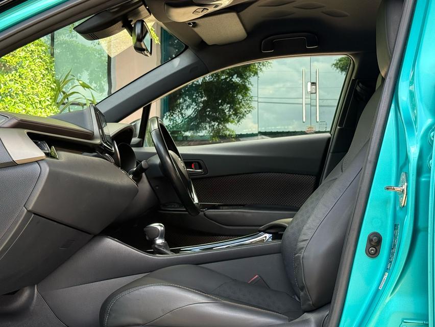 2019 TOYOTA CHR HV HI รถมือเดียวออกป้ายแดง รถวิ่งน้อย เข้าศูนย์ตามระยะ รถไม่เคยมีอุบัติเหตุครับ 13