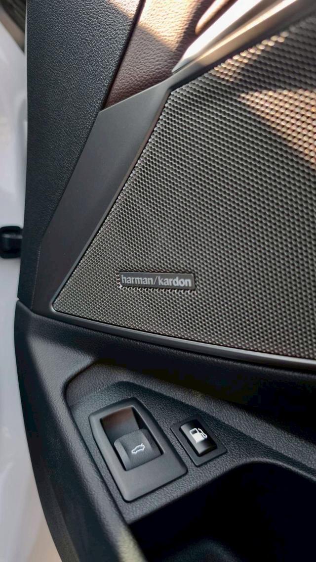 BMW 330e m sport 2020 รูปที่ 14