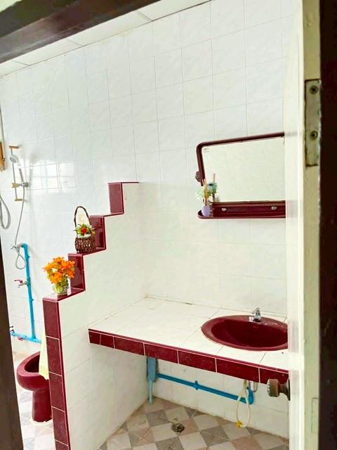 แหล่งชุมชน เพชรเกษม49-59 เดอะมอลล์ บางแค 1.4 กม. รร.บางแค 600 ม. 3 นอน 4 น้ำ ให้เช่าทาว์นเฮาส์ 3 ชั้น ช้อปปิ้ง หาของกินง 5