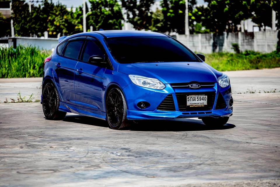 Ford focus 1.6 Sport ปี 2014  สีน้ำเงิน 5 ประตู 4
