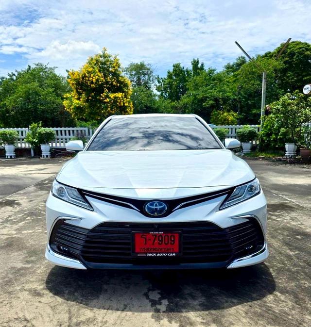 TOYOTA NEW CAMRY 2.5 HEV PREMIUM LUXURY SUNROOF สีขาว ปี 2023 สีขาว ไมล์ 41,000กม. 2