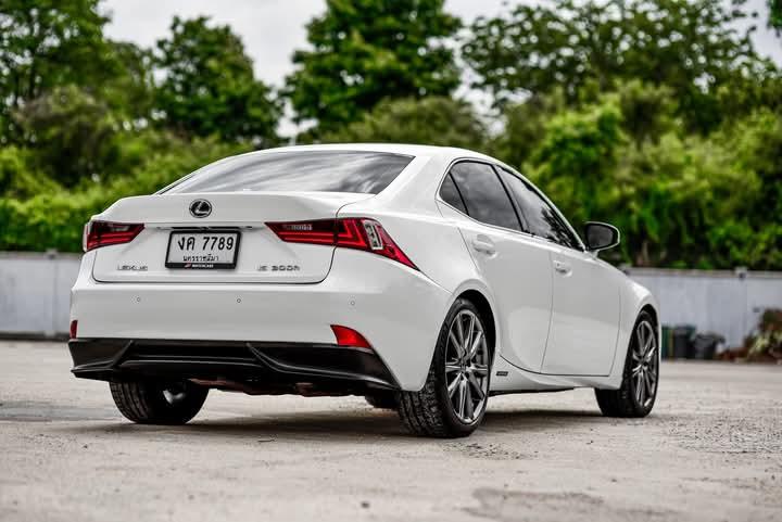 Lexus IS 460 ปล่อยขาย 2