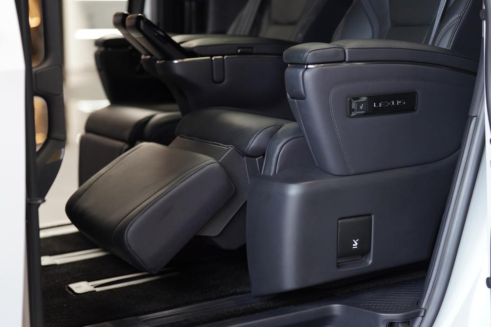 Lexus LM500h 6Seater 2026 สีขาว สวยดุจ รถป้ายแดง ออกศูนย์ Lexus รามอินทรา (6 ที่นั่ง) รูปที่ 9