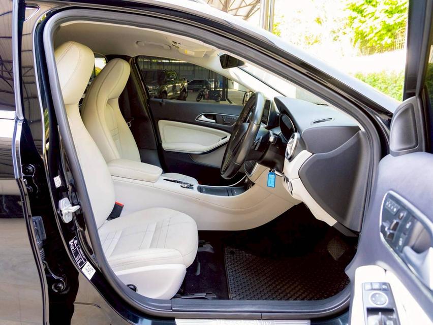 Mercedes Benz GLA200 1.6 Urban ปี 2015 รูปที่ 14