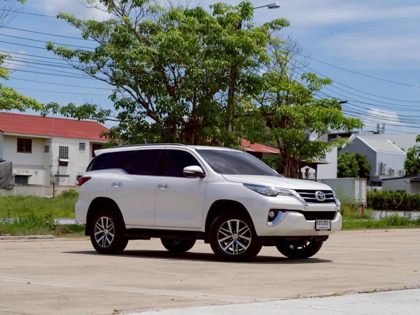 TOYOTA FORTUNER 2.8V 4WD ปี 2016