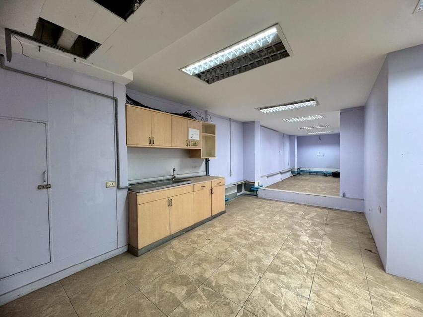 ให้เช่าอาคารพาณืชย์ ชั้น 1 และชั้นลอย อาคารโล่งสวย ติดถนนรามคำแหง (N.1920) 16