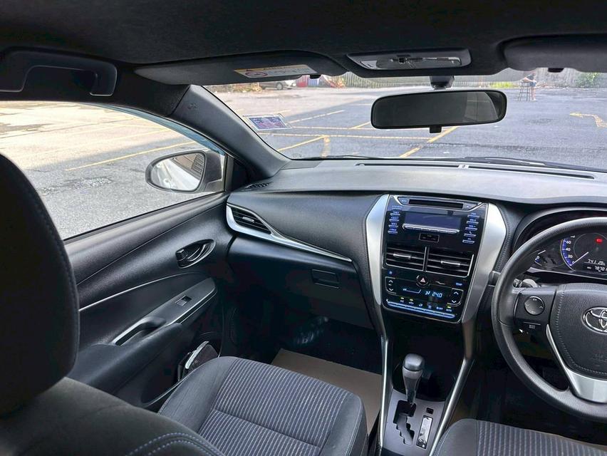 TOYOTA YARIS Ativ 1.2 E Hatchback สีขาว ปี 2019 15