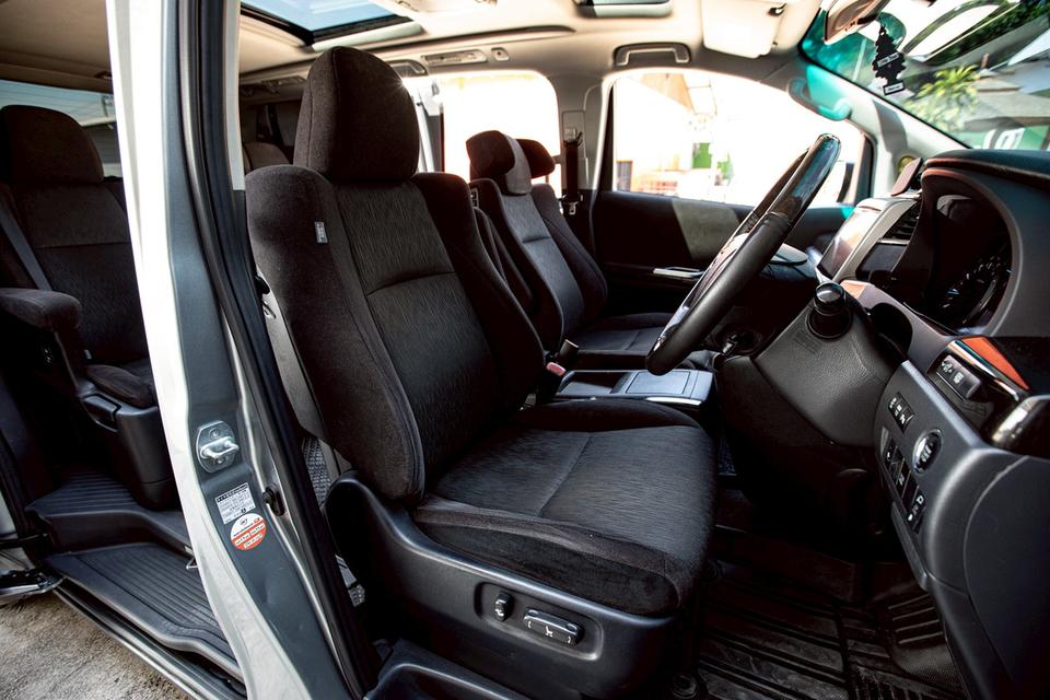 Toyota Vellfire 2.4ZG Edition ปี14 14