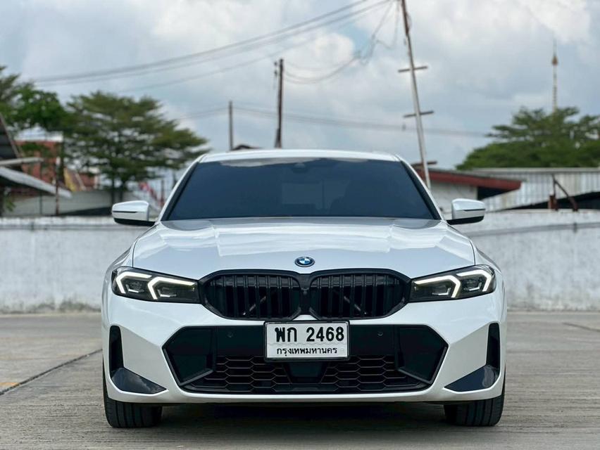 BMW 330e M Sport LCI (G20) 2023 • Mileage: 25,000 km . 💵 ราคาเพียง 1,750,000 THB รูปที่ 3