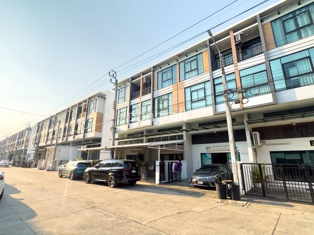 โฮมออฟฟิศใหม่ ฟังก์ชันครบ พร้อมทำธุรกิจ | Trio Romklao – ทรีโอ ร่มเกล้า 2