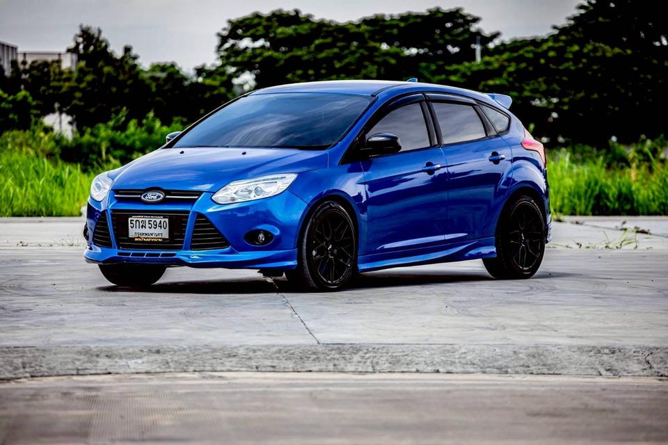 Ford focus 1.6 Sport ปี 2014  สีน้ำเงิน 5 ประตู