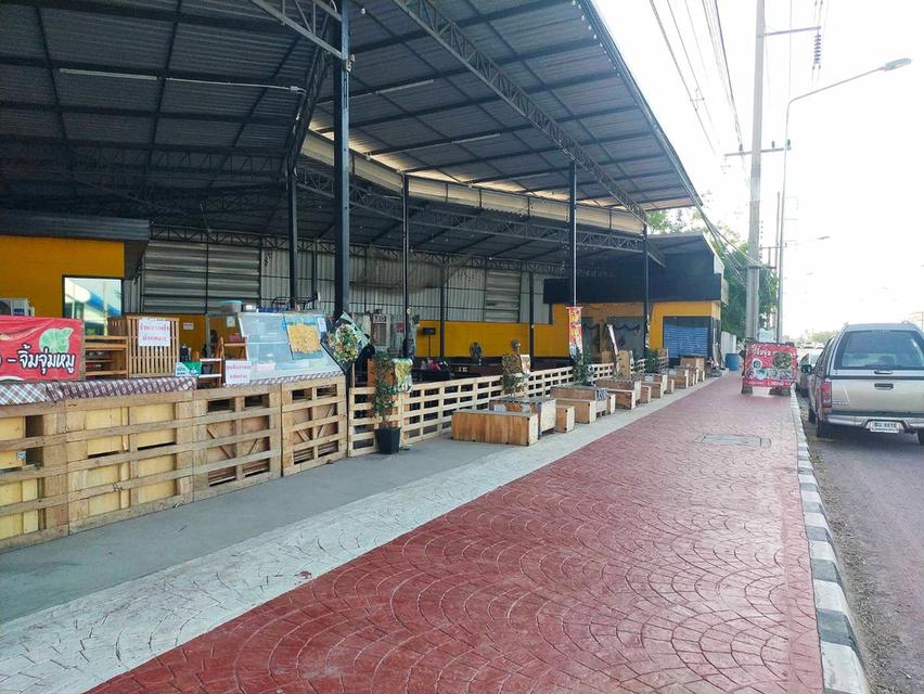 ให้เช่าที่ร้าน มีห้องกระจกพร้อมอยู่2ห้องพร้อมห้องน้ำ 3