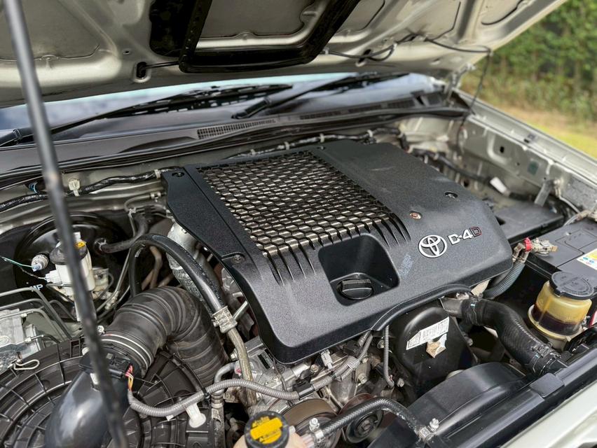 ขาย Toyota Fortuner 2.5V ปี13 11