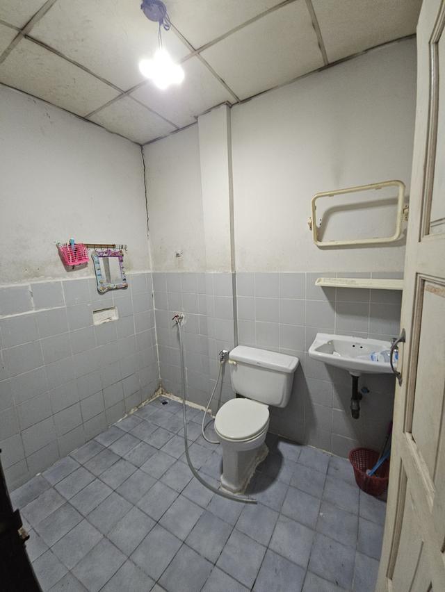 ขายทาวน์เฮ้าส์ หมู่บ้านบุษบาวิลล์ นนทบุรี ฿ 1,100,000  ขายทาวน์เฮ้าส์ หมู่บ้านบุษบาวิลล์ (Butsaba Ville)  บ้านเลขที่ 89/115 ซอย 2 ซ.บางรักน้อย 1/3 ท่า 8