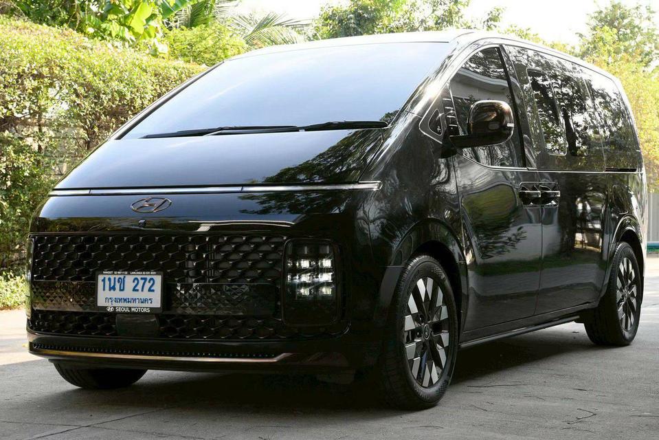 Hyundai Staria Premium 2024 สีดำ วารันตี 5 ปี พร้อมใช้ค่ะ