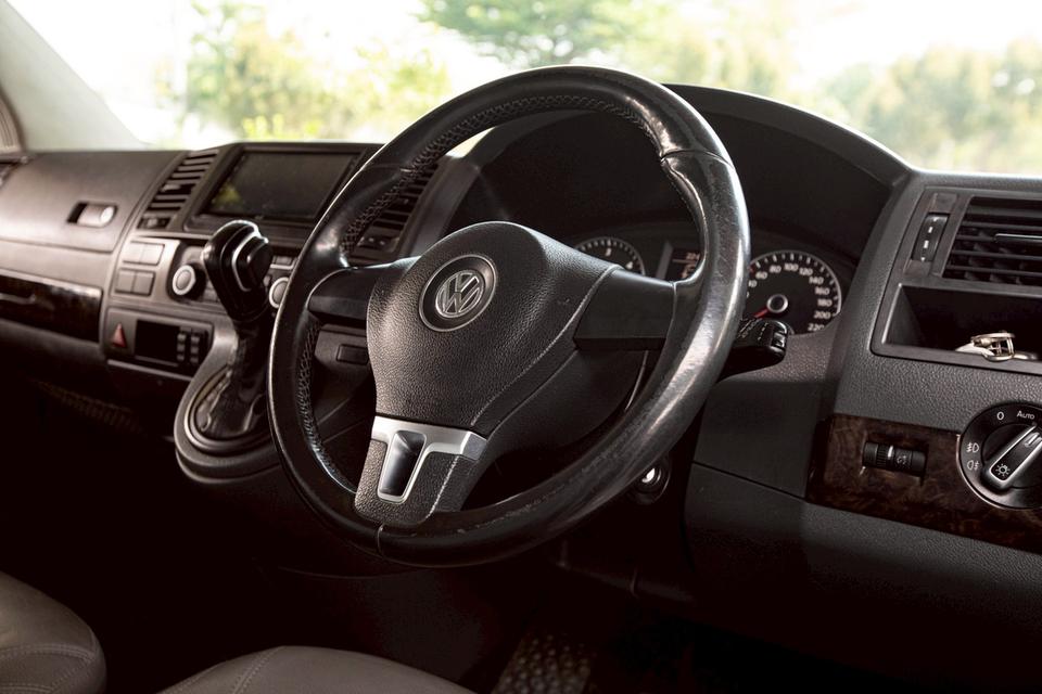 VOLKSWAGEN CARAVELLE 2.0 TDI ดีเซล 2013 สีเทา ประตูไฟฟ้า รูปที่ 12