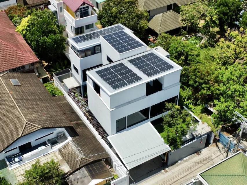 ขาย บ้านเดี่ยว 3 ชั้น สไตส์โมเดิร์น ซอยอินทระ 28 อายุบ้านเพียง 2 ปี 1