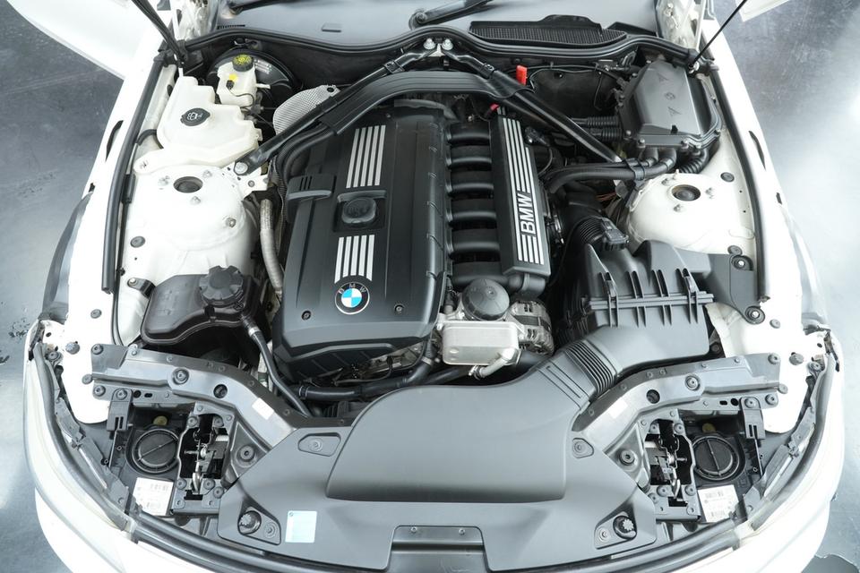 BMW Z4 sDrive23i 2.5 RHD สีขาว รูปที่ 13