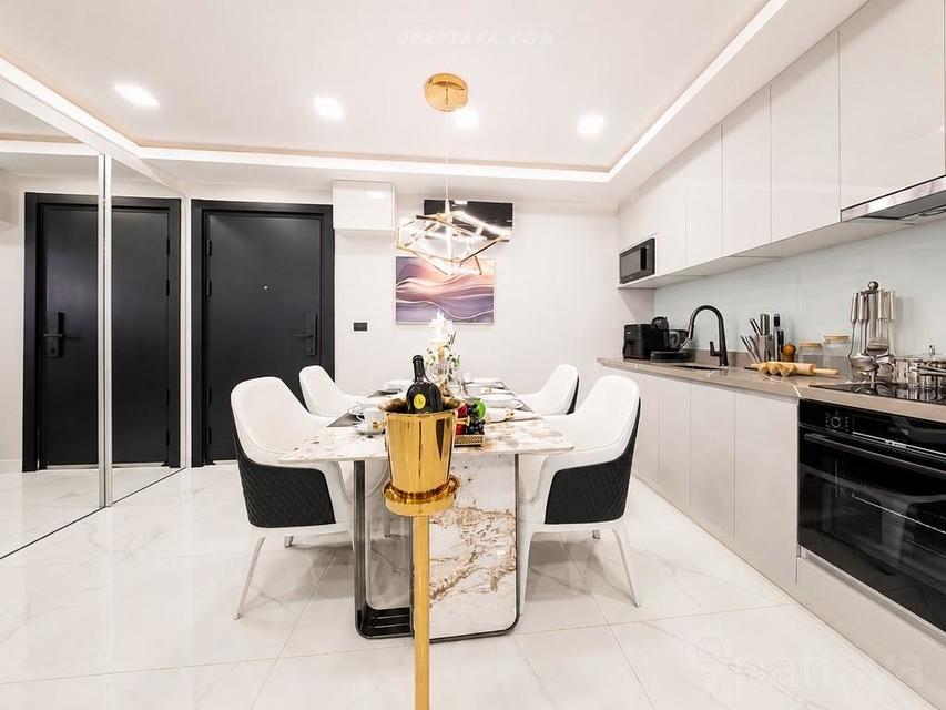 Grand Solaire Noble Pattaya for SaleSpacious 2-bedroom condo in Central Pattaya.2 bedrooms, 2 bathrooms94 sq.m.Foreign Quota availableFloors 5–42 3