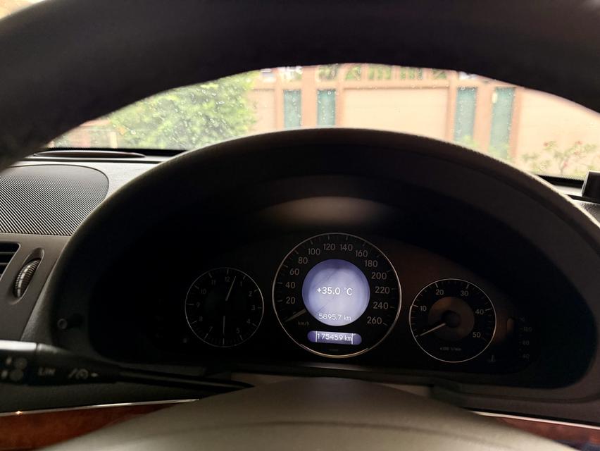 Mercedes-Benz E220 CDI 2005 รูปที่ 10