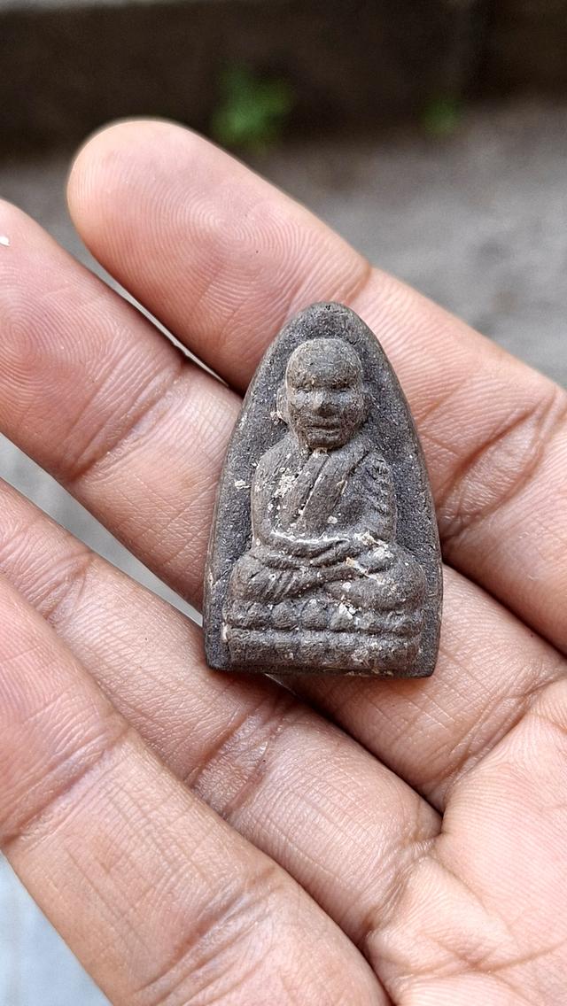 พระผงเตารีดหลวงปู่ทวดวัดช้างให้
