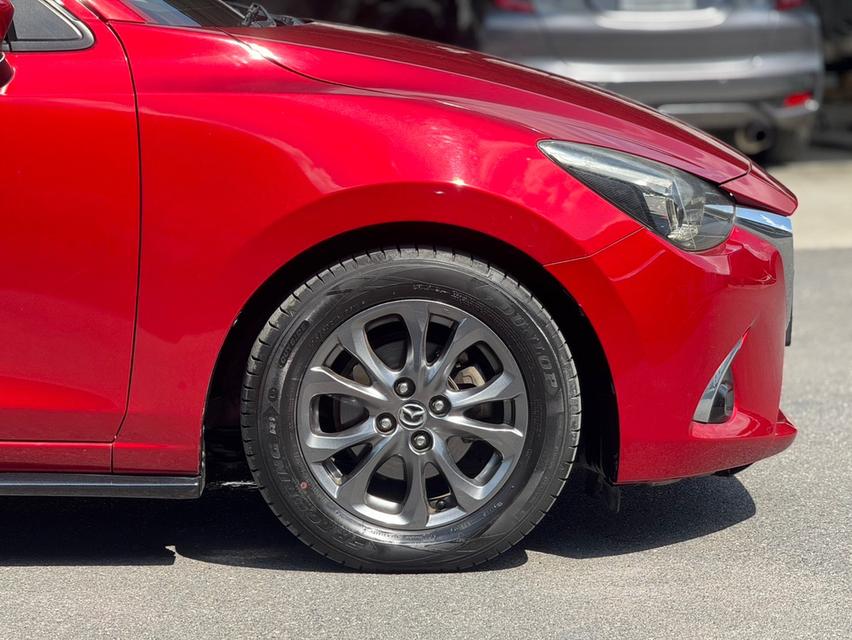 MAZDA 2 SKYACTIVE 4dr High Plus top Auto 6sp FWD 1.3i (เบนซิน) Mnc ปี 17สีแดง เกียรออโต้