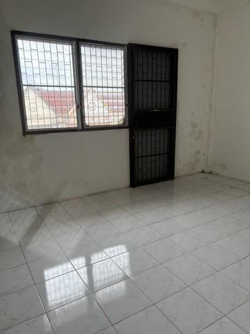 ให้เช่าอาคารพาณิชย์ 3 ชั้น 20 ตร.ว. 3 ห้องนอน ย่านเสรีไทย ใกล้ตลาดมีนบุรี 5