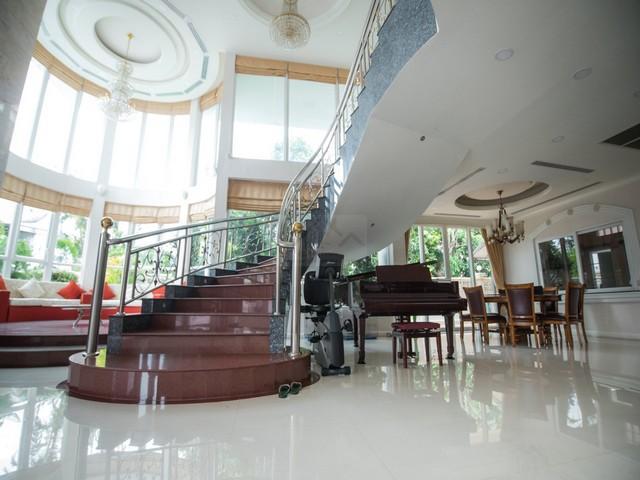 ขายบ้านเดี่ยวหรู ถนนพระราม 9 ซอย 39 ตกแต่งพร้อมอยู่ พร้อมสระว่ายน้ำ ใกล้เดอะไนน์ ใกล้ทางด่วน ทำเลดี ซอยใหญ่ ทะลุรามคำแหง 12 และ 8 7